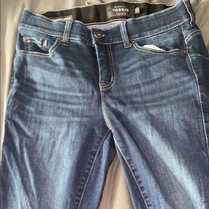 Torrid bombshell skinny jeans never worn too small brand new